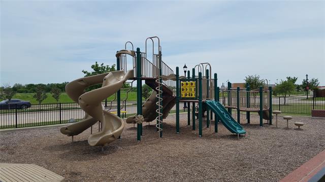 Building Photo - 1113 Haskell Dr