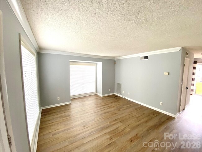 Building Photo - 1931 Lancer Ct