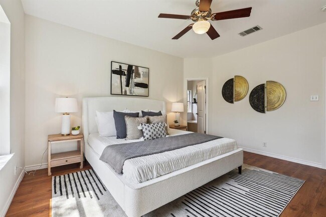 Building Photo - 2807 Glenwood Trail