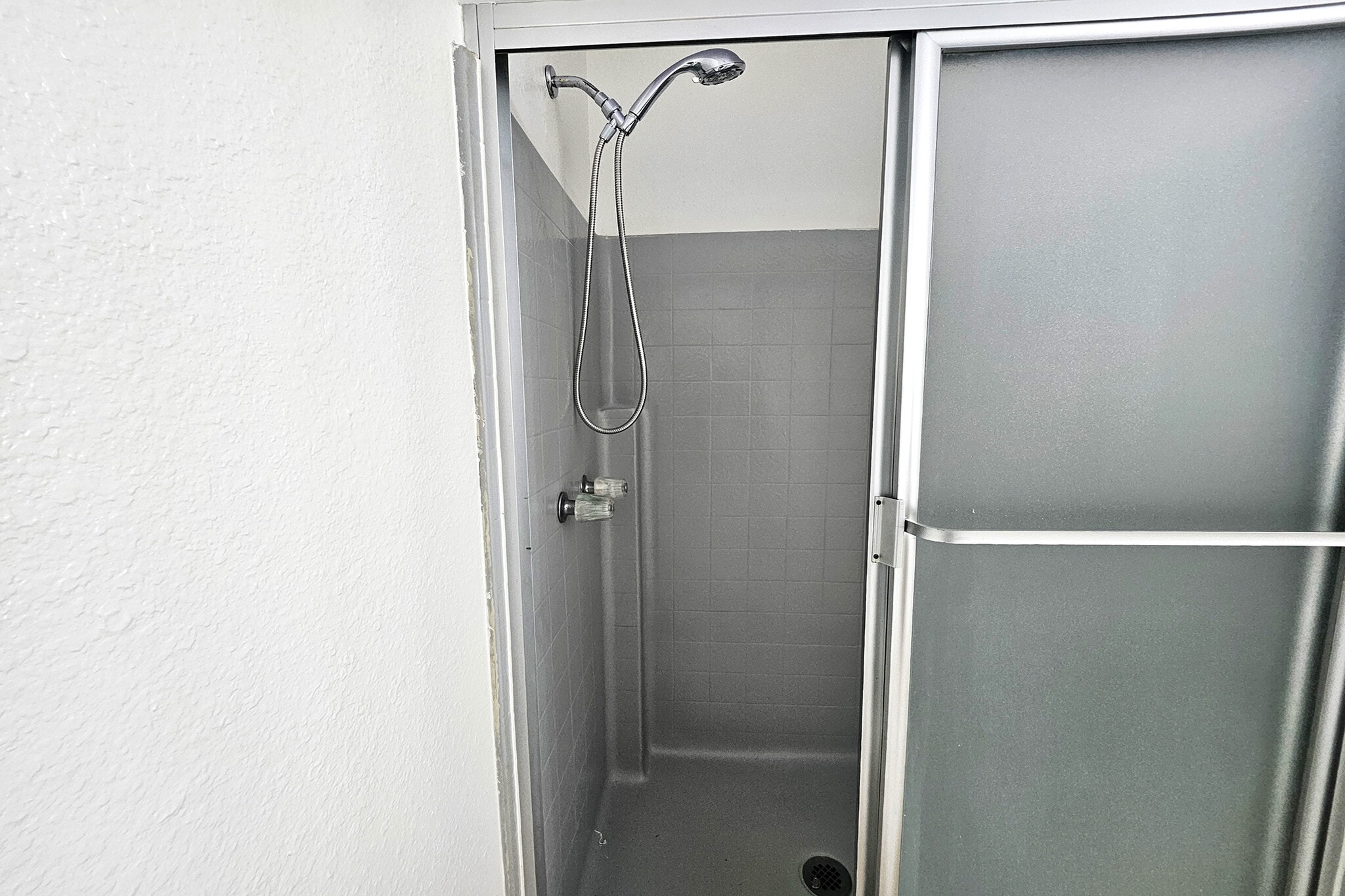 Building Photo - 7556 Thousand Oaks Dr