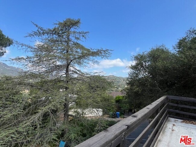 Building Photo - 21516 Encina Rd
