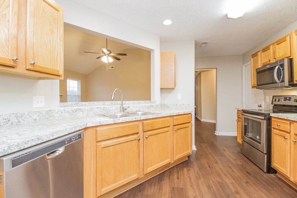 Building Photo - 7128 Legacy Dr