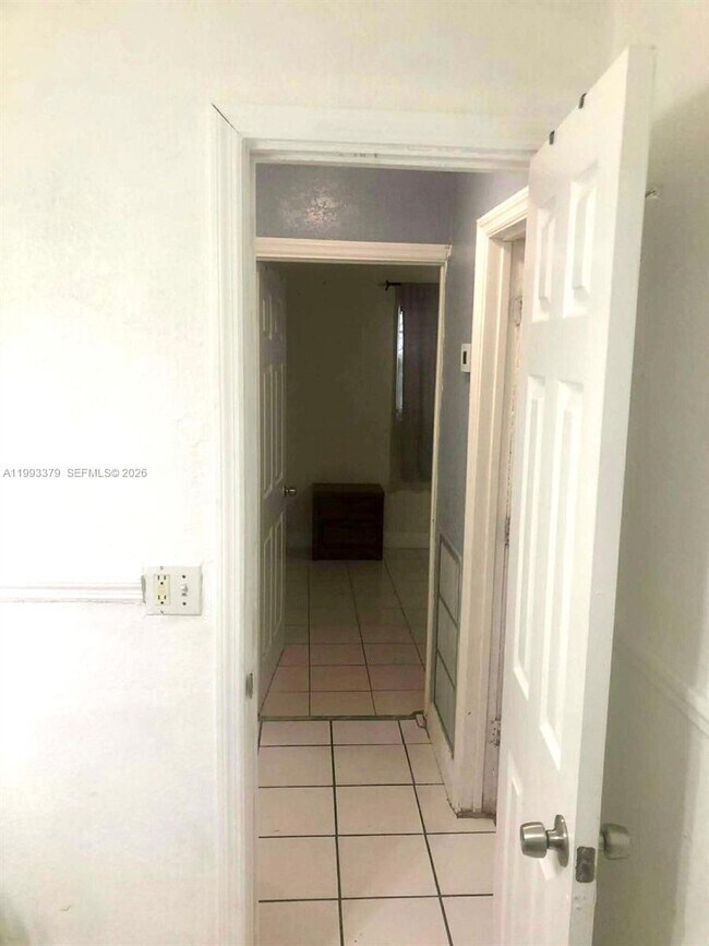 Building Photo - 580 Tallulah Rd