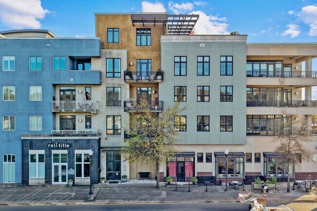 Building Photo - 1831-1828 28th Ave S