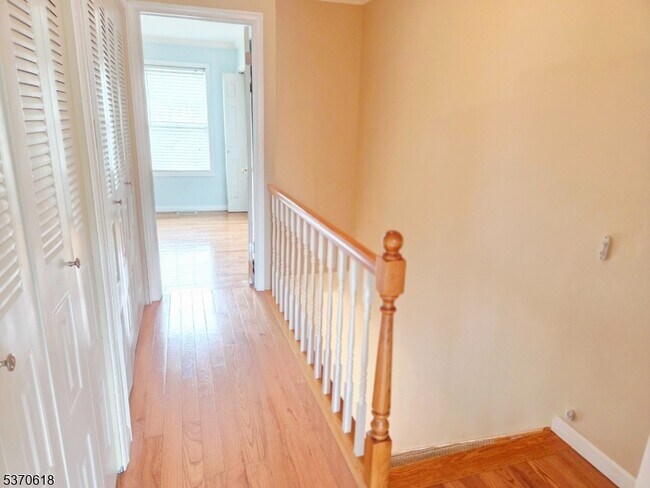 Building Photo - 3705 Pinhorn Dr