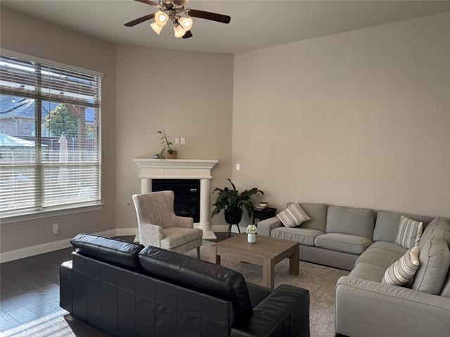 Building Photo - 3323 Royal Ridge Dr