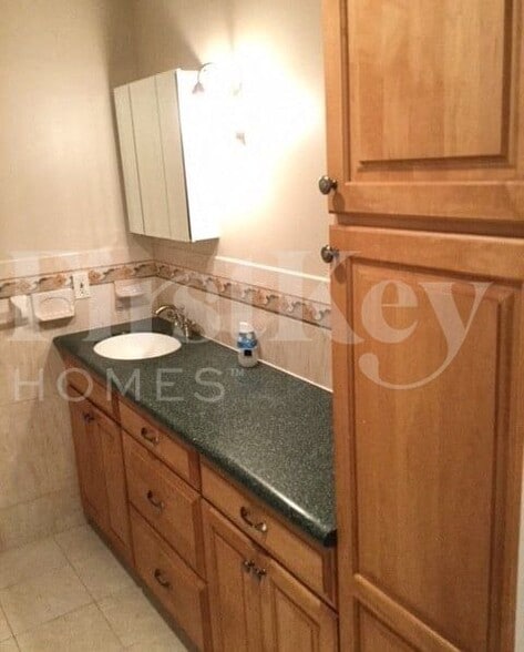 Building Photo - 4317 Honeysuckle Ave