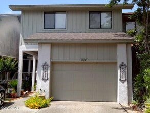 Building Photo - 1309 Capri Dr