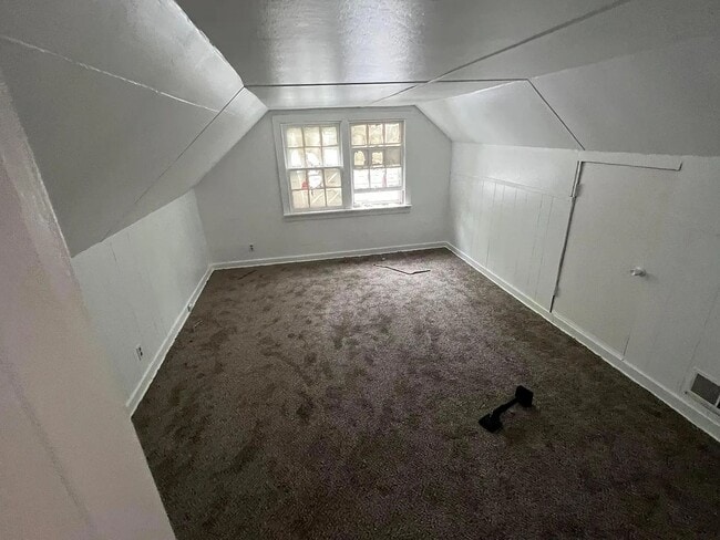 Building Photo - 4 Bedroom 1.5 bath house for rent