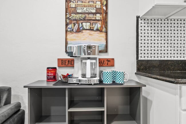 Building Photo - 1019 SE 40th St