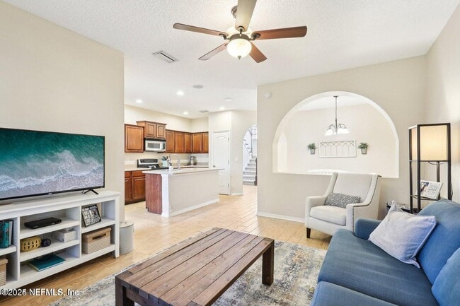 Building Photo - 604 Briar Way Ln