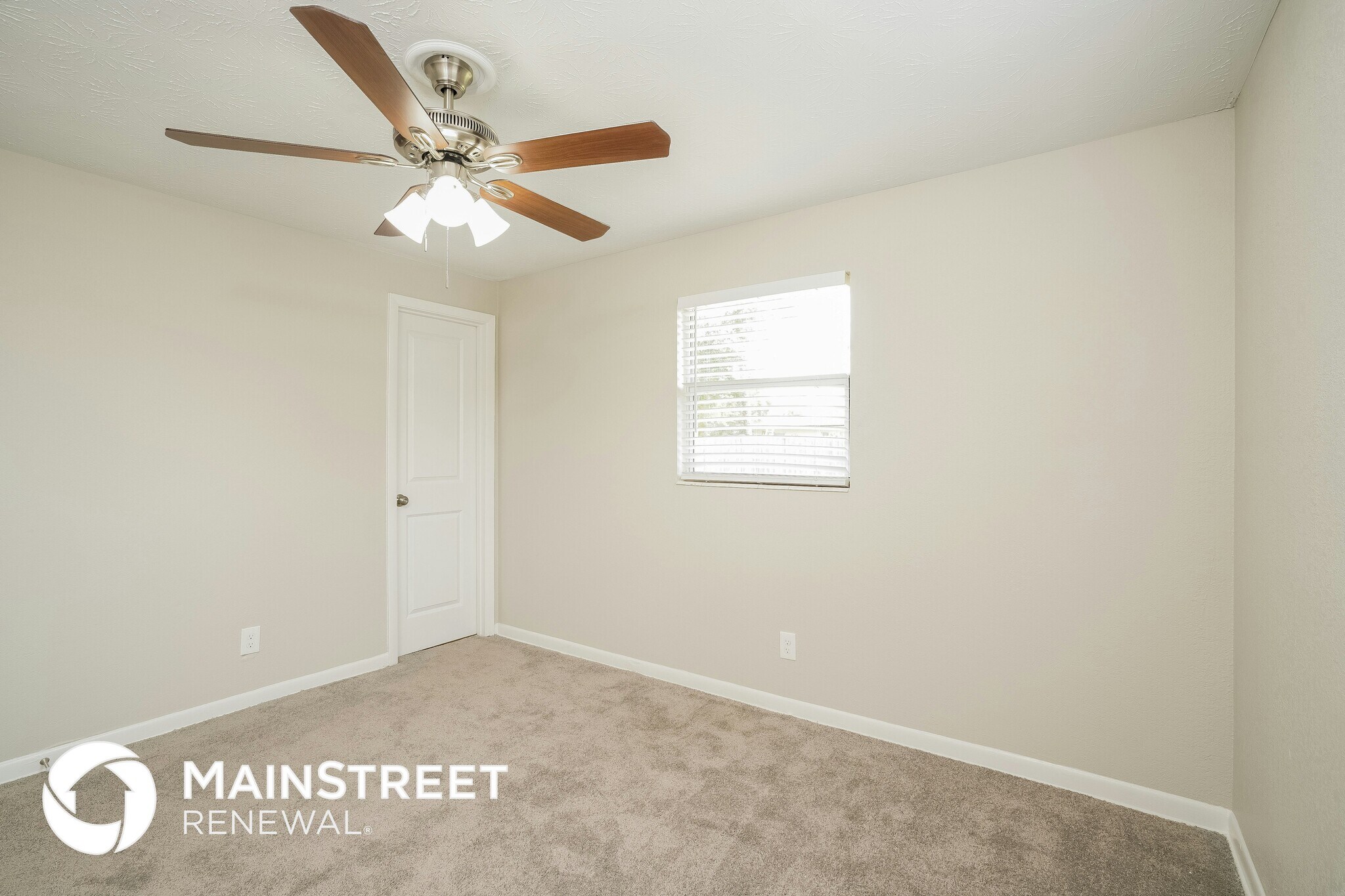 Building Photo - 583 Madeira Dr