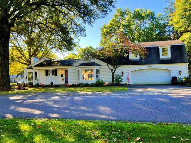Building Photo - 156 Sand Run Rd