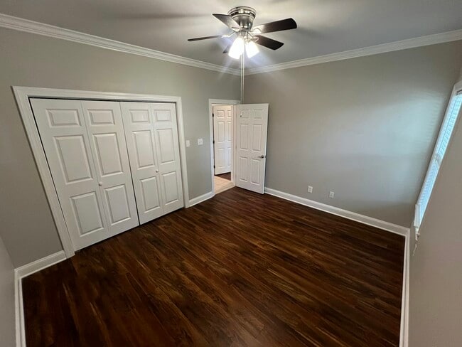 Building Photo - 941 Tracey Ln SW