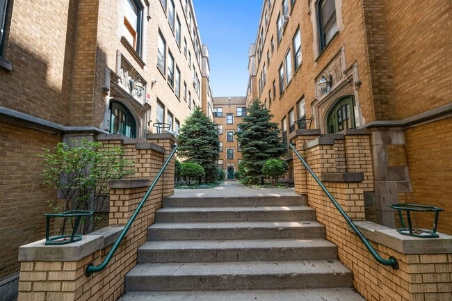 Primary Photo - Two Bedroom Condo Unit in South Shore!