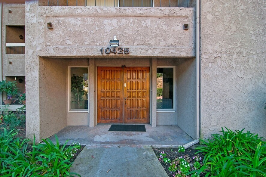 Building Photo - 10425 Caminito Cuervo