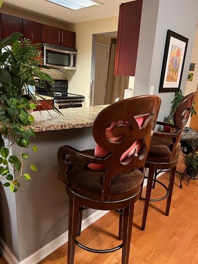Kitchen counter - 169 Monsignor Obrien Hwy