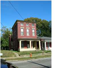 Primary Photo - Chestnut Manor
