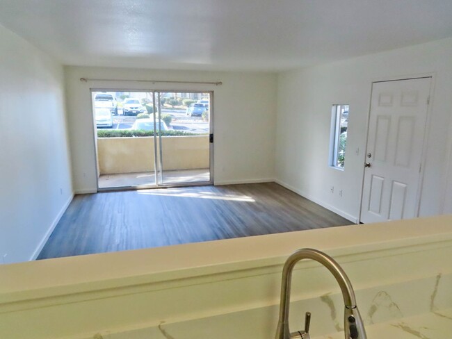 Building Photo - 3 bed, 2 bath Condo in San Diego's Linda V...