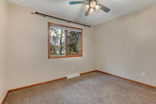 Building Photo - 813 8th St N