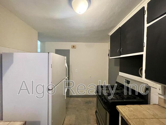 Building Photo - 2419 Plymouth Ave N