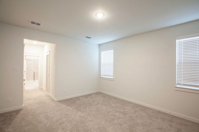 Building Photo - 514 Weller Rd