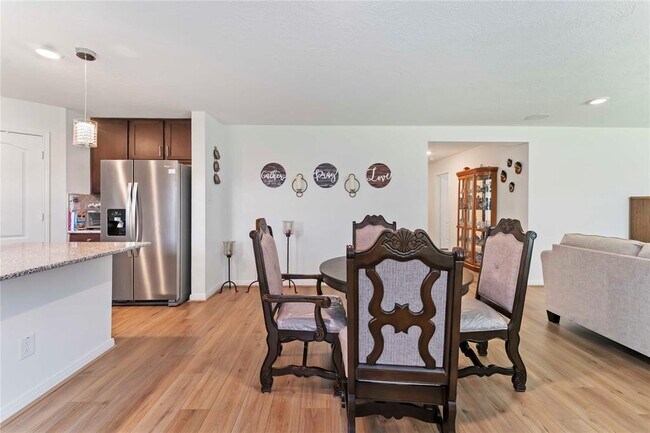 Building Photo - 12803 Pear Orchard Dr