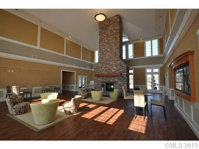 Building Photo - 6441 Silver Star Ln