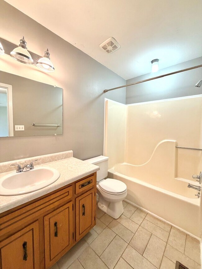 Building Photo - 3411 Polly Dr