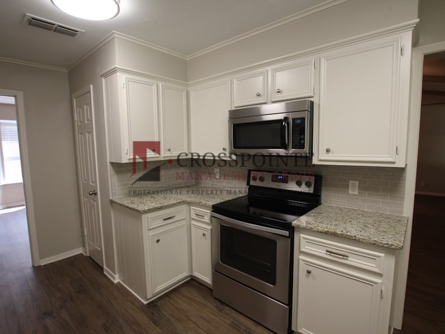 Building Photo - Charming 3 Bedroom in Whitehouse!