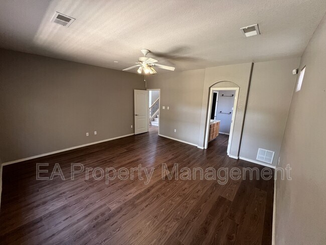Building Photo - 1013 Toscana Dr SE