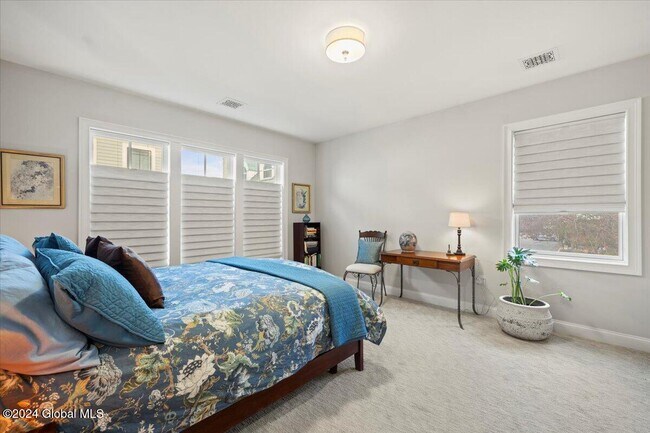 Building Photo - 64 North Ln