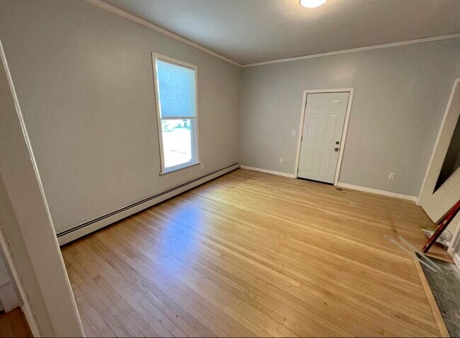 Building Photo - 409 Hammond St