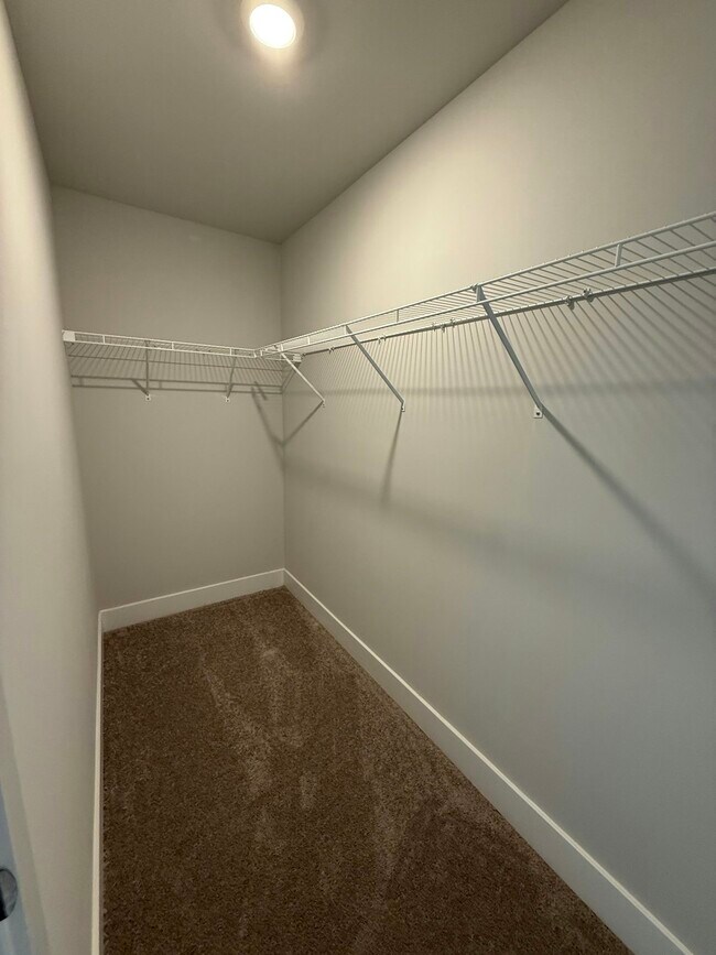 Building Photo - 22587 Dashwood Ln