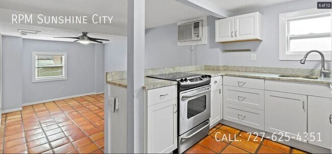 Building Photo - 1115 Highland St N