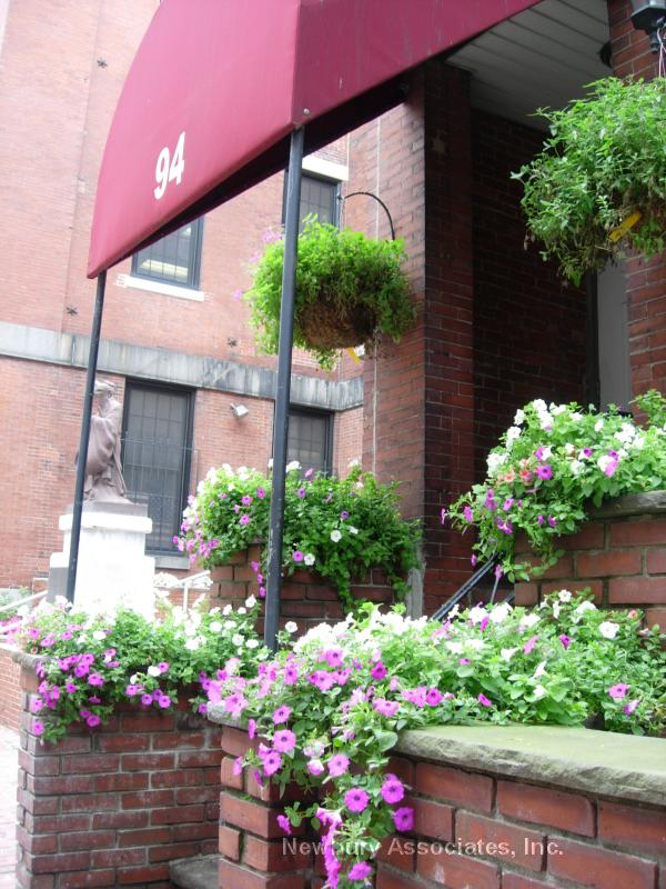 Building Photo - 98 Tyler St