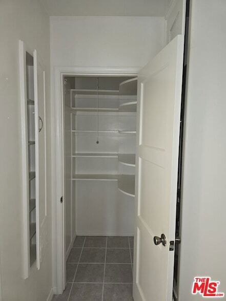 Building Photo - 6243 S Fairfax Ave