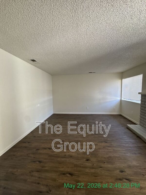 Building Photo - 150 S Peppertree St