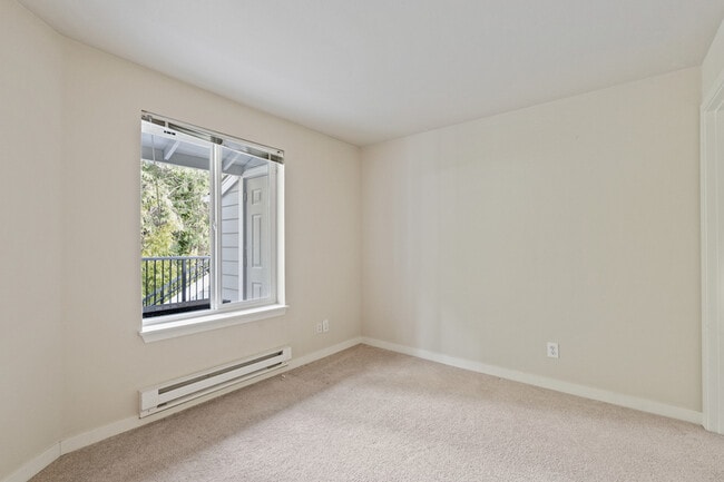 Building Photo - 3926 243rd Pl SE