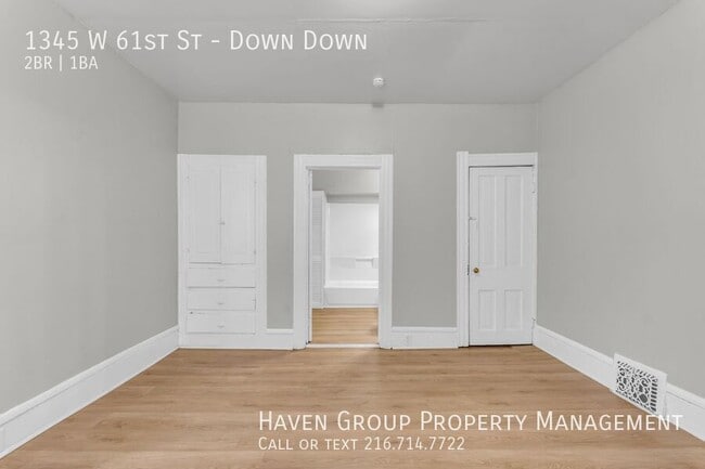 Building Photo - 1345 W 61st St