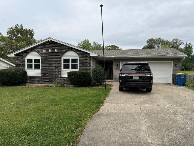Primary Photo - 4207 SW 25th St