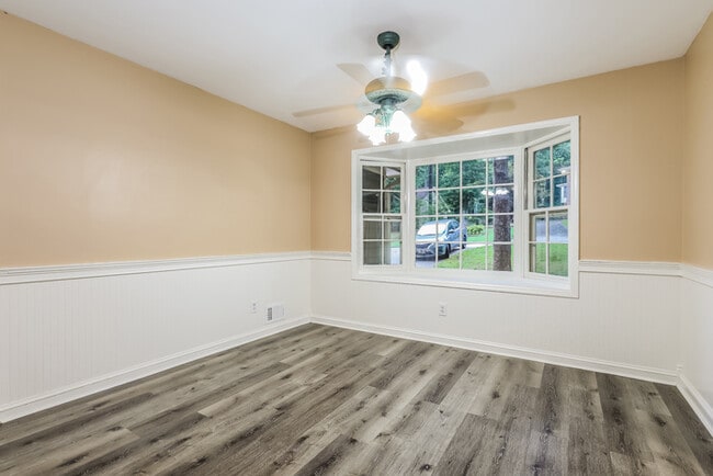 Building Photo - Spacious 3-Bedroom Home in Rex, GA