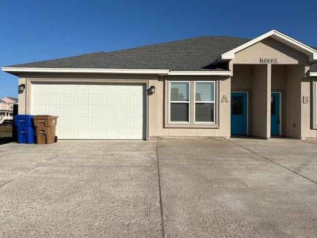 Building Photo - DCR602