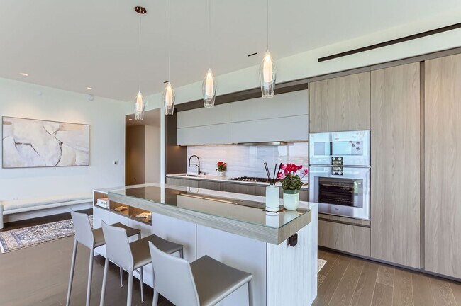 Building Photo - Avenue Estates Condominiums ~ Downtown Bel...