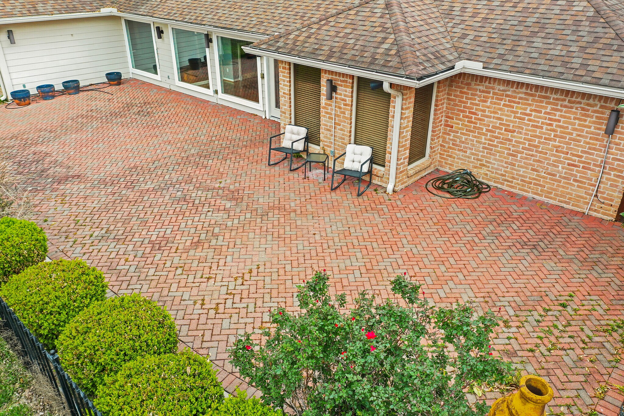 Building Photo - 534 Fox Briar Ln