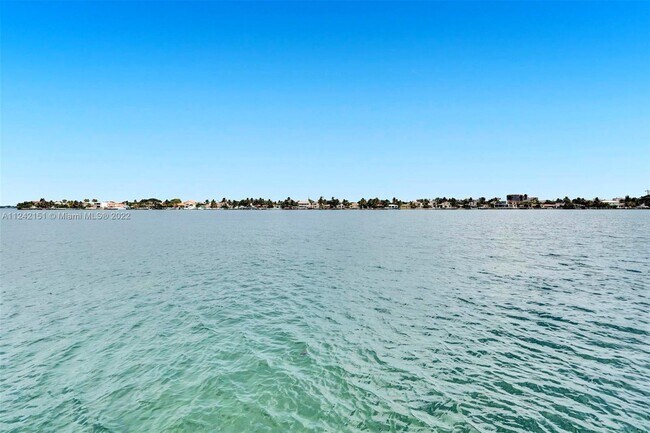 Building Photo - 1411 N Biscayne Point Rd