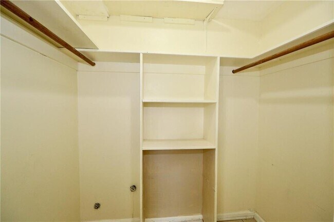 Building Photo - 9915 Sandalfoot Blvd