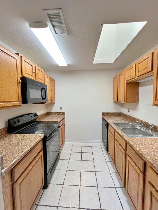 Building Photo - 4151 Spitfire Ave