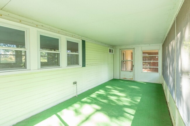 Building Photo - 2 Bed, 1 Bath, Manufactured Home in Harper...