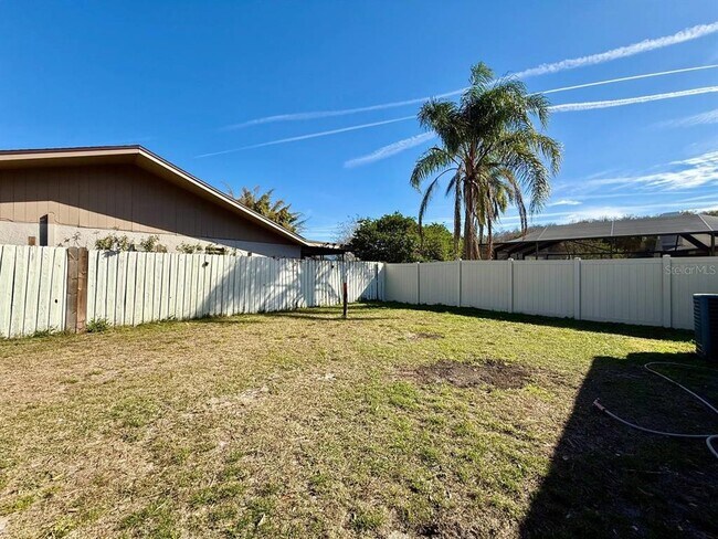 Building Photo - 4223 Summerdale Dr